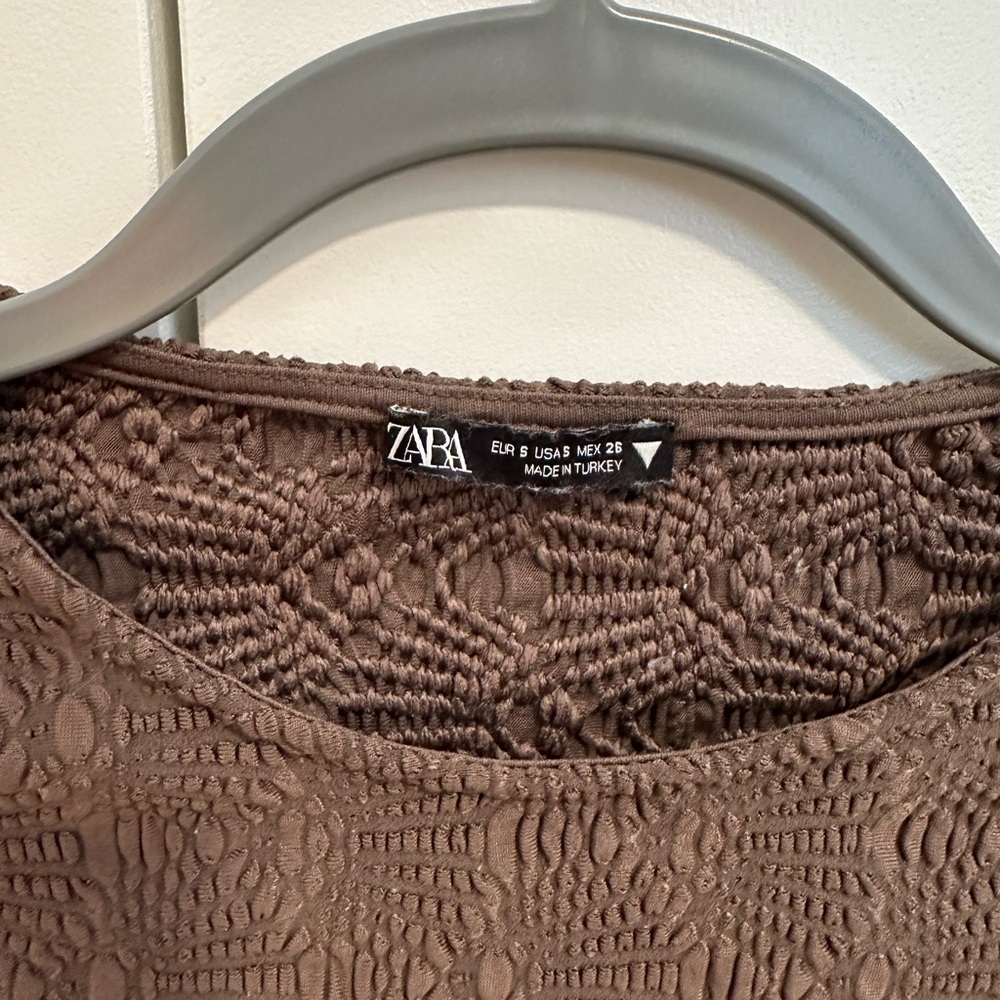 Cropped long sleeve top - Picture 2 of 2